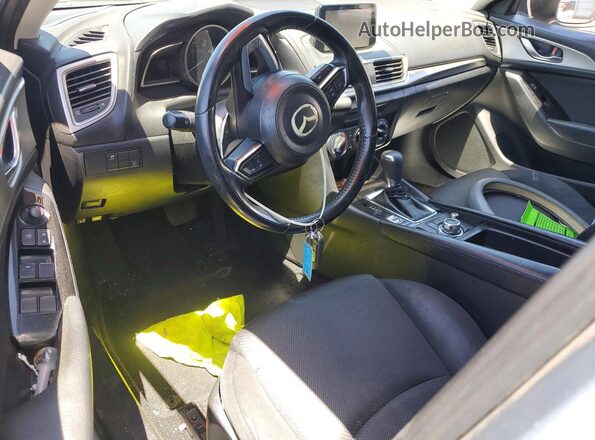 3MZBN1U77HM116860 2017 MAZDA 3 Серебряный Вид панели приборов