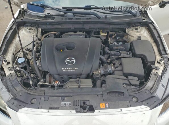 3MZBN1U77HM124392 2017 MAZDA 3 Белый Вид задней части салона