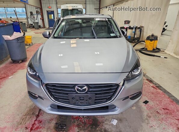 3MZBN1V35JM211970 2018 MAZDA 3 Серебряный Вид спереди