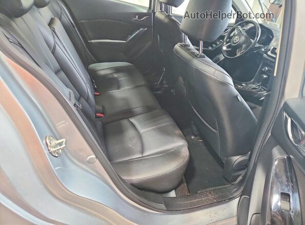 3MZBN1V35JM211970 2018 MAZDA 3 Серебряный Вид задних сидений