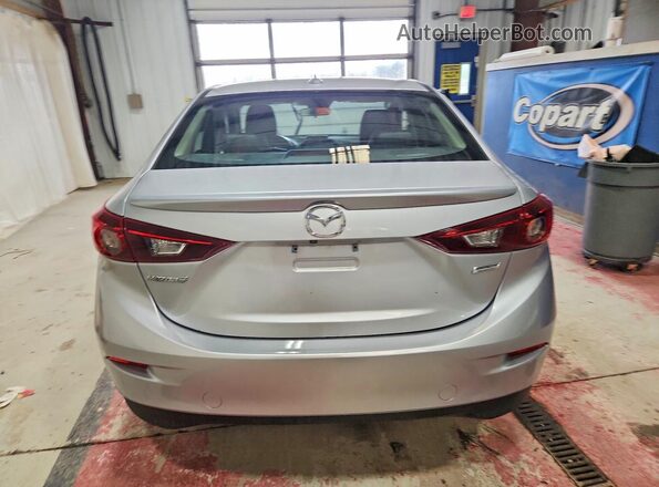 3MZBN1V35JM211970 2018 MAZDA 3 Серебряный Вид сзади