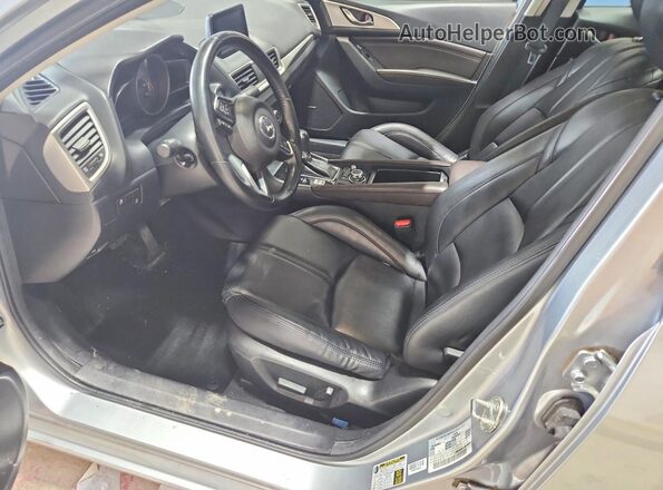 3MZBN1V35JM211970 2018 MAZDA 3 Серебряный Вид салона спереди