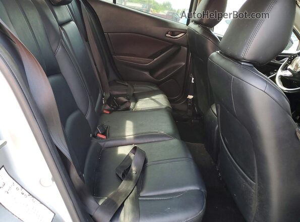 3MZBN1V38JM197790 2018 MAZDA 3 Серебряный Вид задних сидений