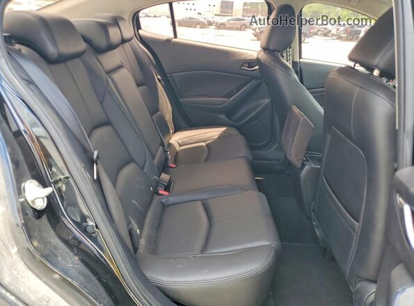 3MZBN1V3XJM257987 2018 MAZDA 3 Черный Вид задних сидений