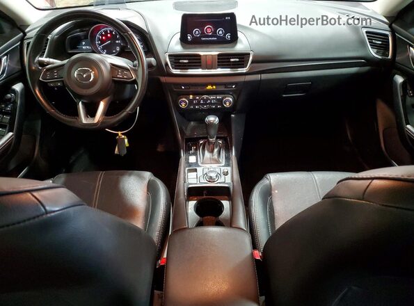 3MZBN1W35JM254350 2018 MAZDA 3 Red Вид панелі приладів