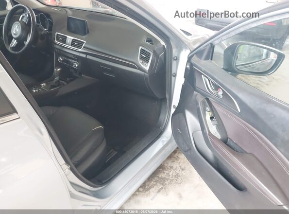 3MZBN1W38JM188683 2018 MAZDA 3 Серый Вид салона спереди