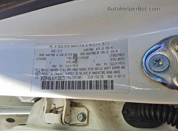 3MZBPABL4LM130573 2020 MAZDA 3 Белый Вид подкапотного пространства
