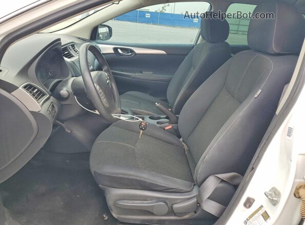 3N1AB7AP0GY269282 2016 NISSAN SENTRA Белый Вид салона спереди