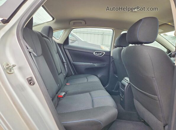 3N1AB7AP0KY219555 2019 NISSAN SENTRA Silver Widok tylnych siedzeń