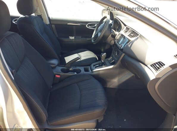 3N1AB7AP1JY220566 2018 NISSAN SENTRA Silver Вид салону спереду