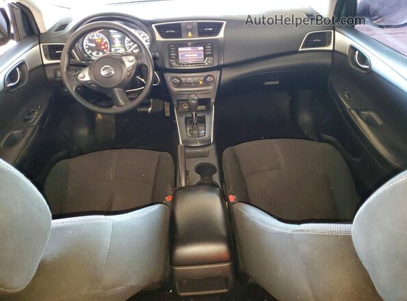 3N1AB7AP1JY307402 2018 NISSAN SENTRA Серебряный Вид панели приборов
