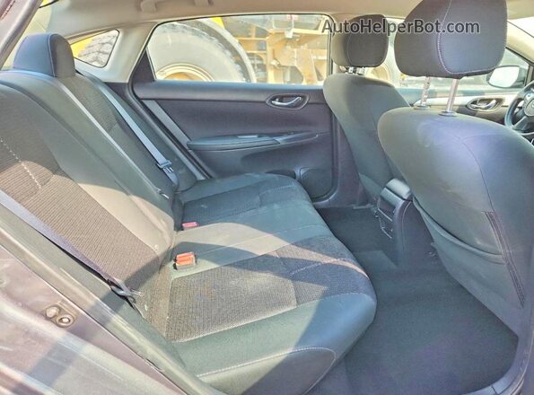 3N1AB7AP1JY319212 2018 NISSAN SENTRA Серый Вид задних сидений