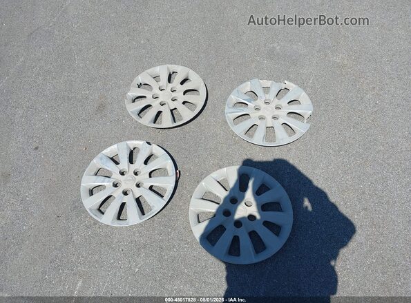 3N1AB7AP2GY235828 2016 NISSAN SENTRA Серебряный Вид щитка приборов