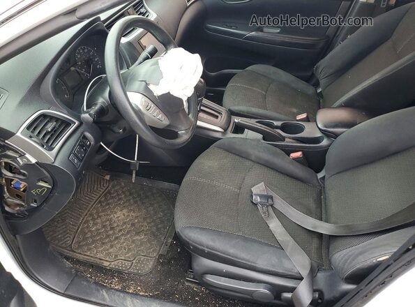 3N1AB7AP2GY273611 2016 NISSAN SENTRA Белый Вид салона спереди