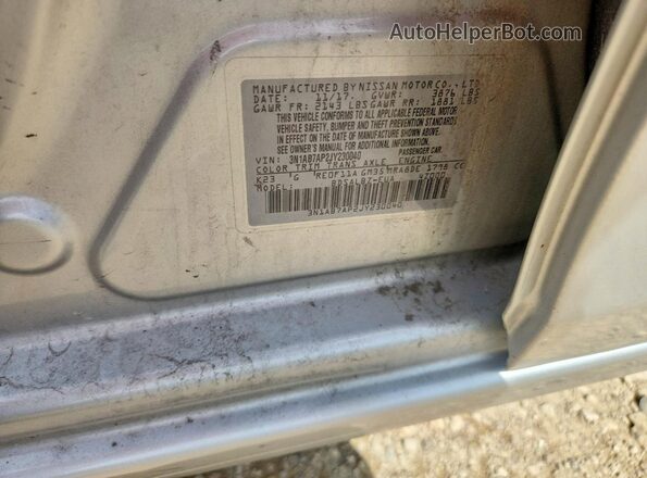 3N1AB7AP2JY230040 2018 NISSAN SENTRA Silver Vista del compartimento del motor