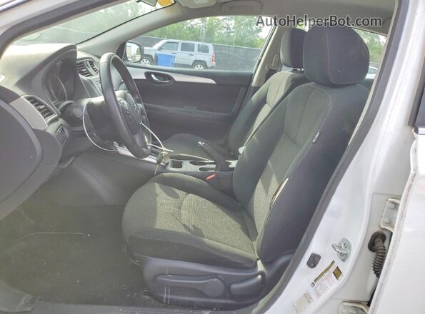 3N1AB7AP2JY339226 2018 NISSAN SENTRA Белый Вид салона спереди