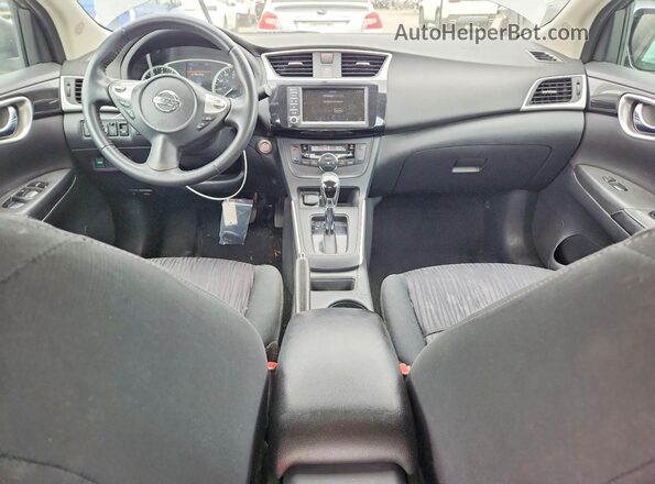 3N1AB7AP2KY279711 2019 NISSAN SENTRA Серый Вид панели приборов