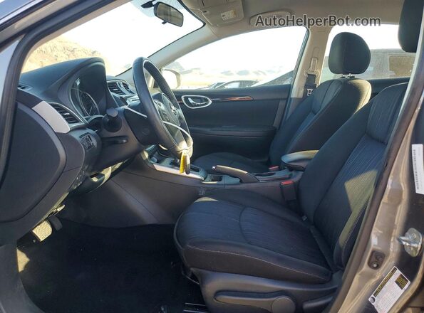3N1AB7AP4JY342175 2018 NISSAN SENTRA Gray Вид салону спереду