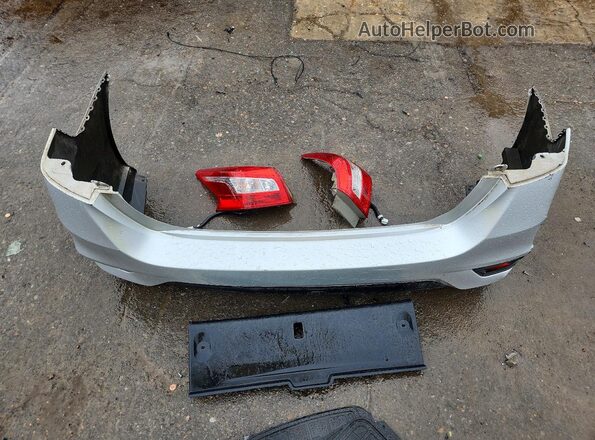 3N1AB7AP5KY315472 2019 NISSAN SENTRA Silver Vista del compartimento del motor