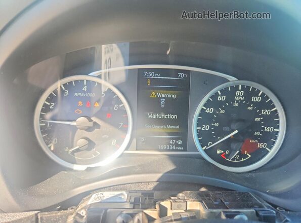 3N1AB7AP6JY256141 2018 NISSAN SENTRA Gray Widok zestawu wskaźników