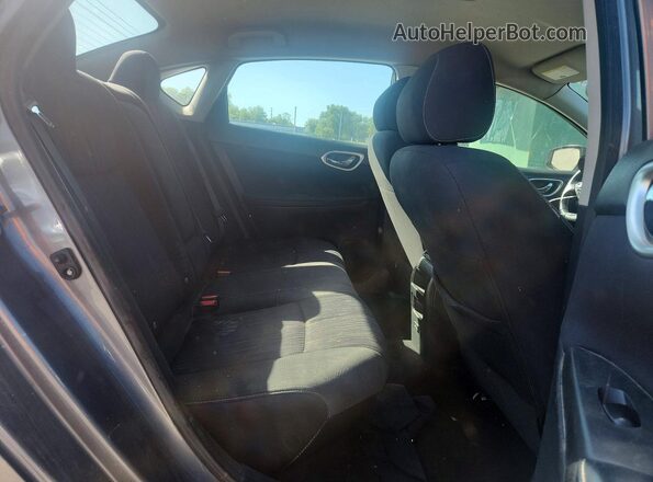 3N1AB7AP6JY256141 2018 NISSAN SENTRA Gray Widok tylnych siedzeń