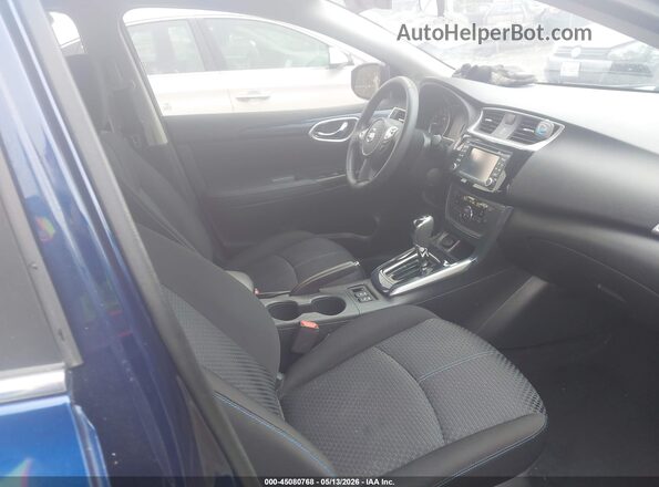 3N1AB7AP7JY308814 2018 NISSAN SENTRA Blue Вид салону спереду