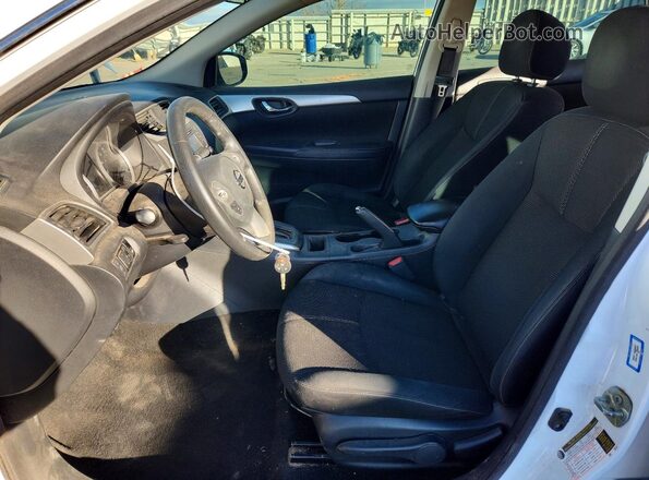 3N1AB7AP7JY337617 2018 NISSAN SENTRA White Вид салону спереду