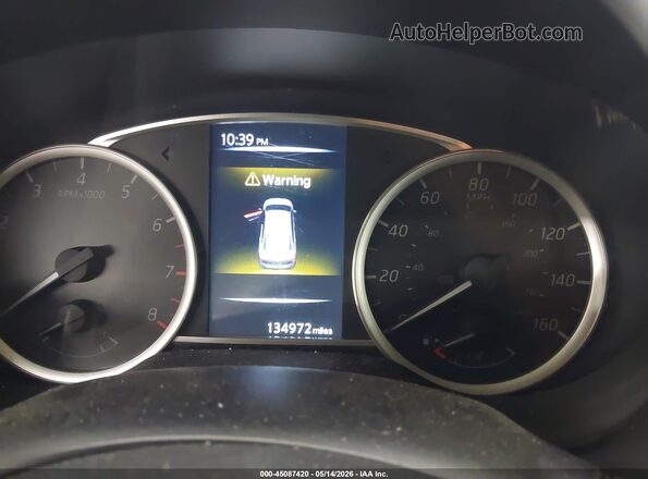 3N1AB7AP8HL699561 2017 NISSAN SENTRA Red Widok tylnych siedzeń