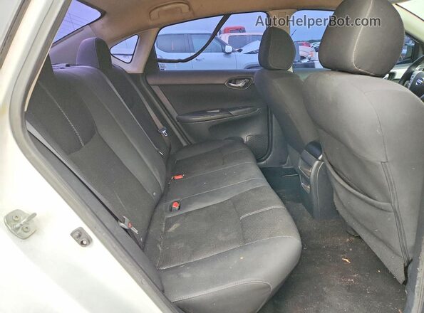 3N1AB7AP8HY233888 2017 NISSAN SENTRA White Vista de los asientos traseros