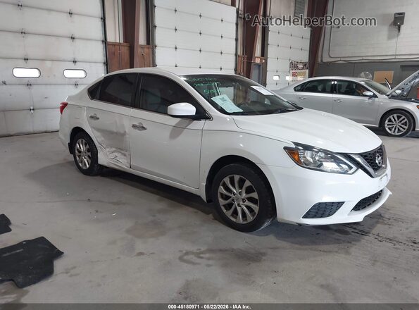 3N1AB7AP8HY282525 2017 NISSAN SENTRA Белый Передняя правая четверть