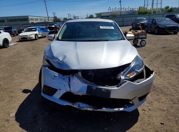3N1AB7AP8JY332507 2018 NISSAN SENTRA Silver Widok z przodu