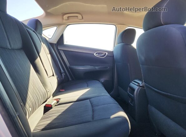 3N1AB7AP9GL666843 2016 NISSAN SENTRA Silver Widok tylnych siedzeń