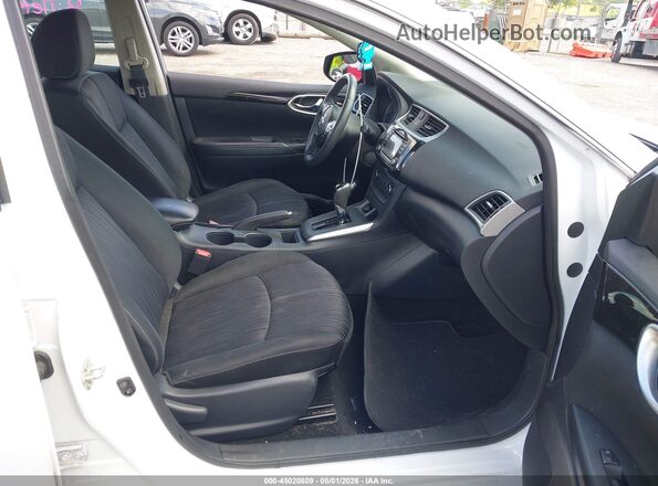 3N1AB7AP9HY335197 2017 NISSAN SENTRA Белый Вид салона спереди