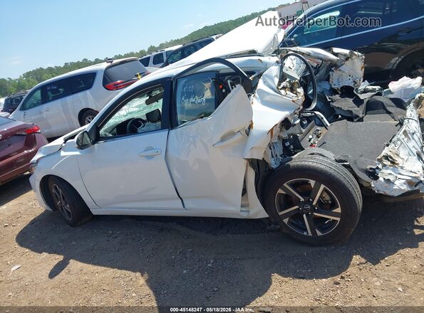 3N1AB8CV4SY361702 2025 NISSAN SENTRA White Вид задньої частини салону
