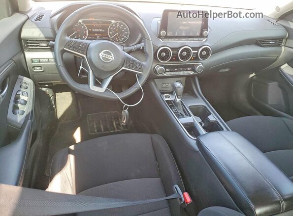 3N1AB8CV5MY215425 2021 NISSAN SENTRA Red Widok deski rozdzielczej