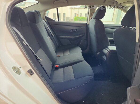 3N1AB8CV7RY254539 2024 NISSAN SENTRA Белый Вид задних сидений