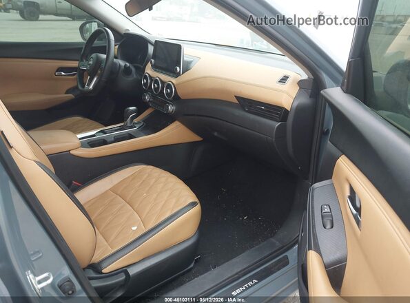 3N1AB8CV7RY273608 2024 NISSAN SENTRA Серый Вид салона спереди