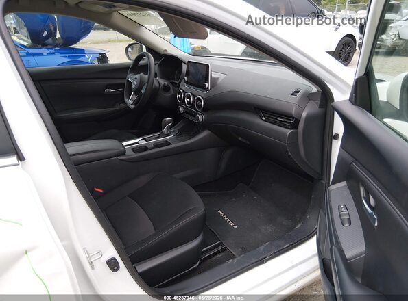 3N1AB8CV8RY364922 2024 NISSAN SENTRA Белый Вид салона спереди