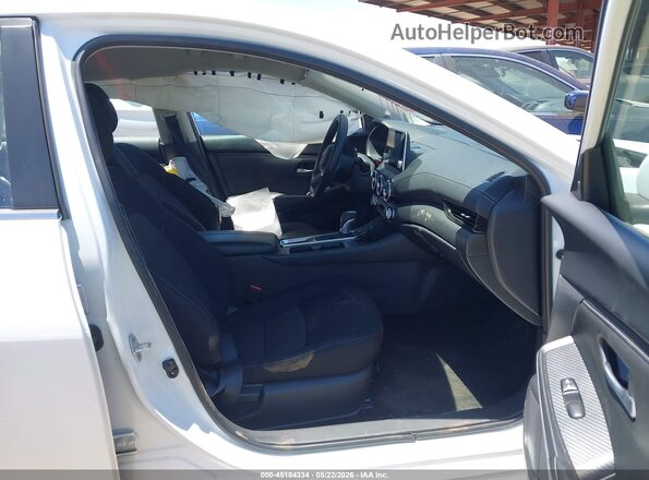 3N1AB8CV8RY380232 2024 NISSAN SENTRA Белый Вид салона спереди