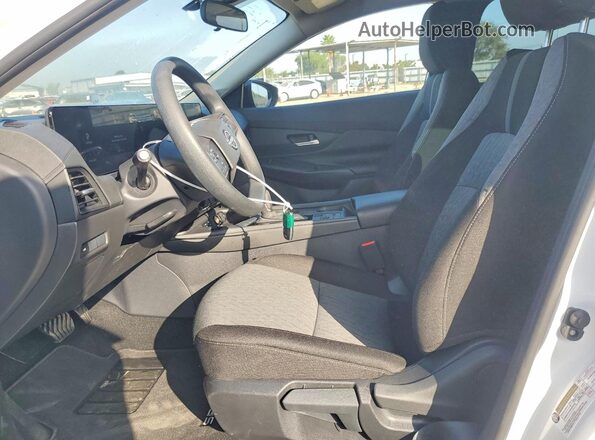 3N1AB9CV7TY226060 2026 NISSAN SENTRA White Вид салону спереду