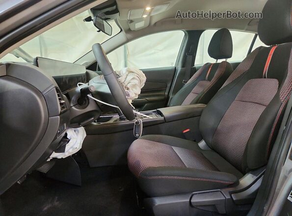 3N1AB9DV6TY236478 2026 NISSAN SENTRA Серый Вид салона спереди