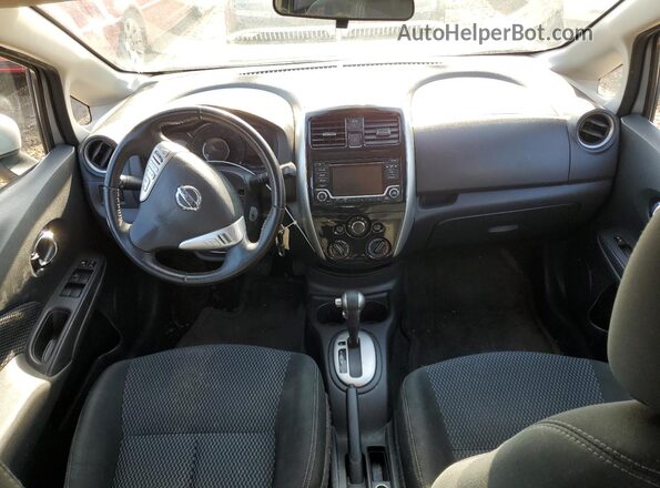 3N1CE2CP4GL353828 2016 NISSAN VERSA Серебряный Вид панели приборов