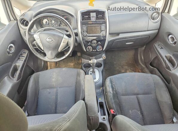 3N1CE2CP4HL365401 2017 NISSAN VERSA Белый Вид панели приборов