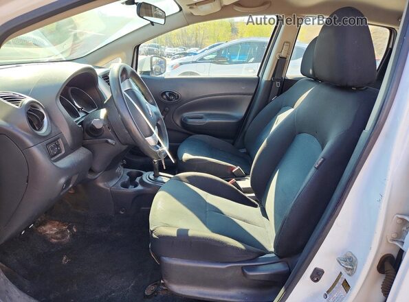 3N1CE2CP5KL366080 2019 NISSAN VERSA Белый Вид салона спереди