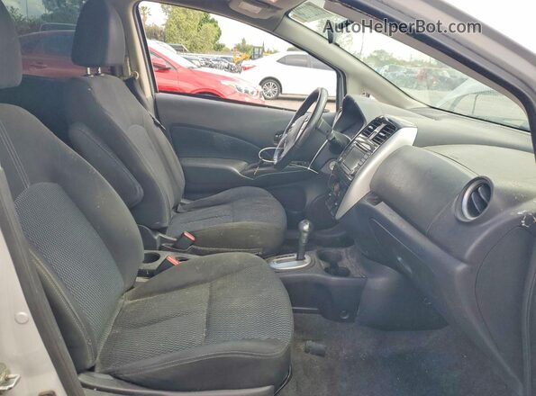 3N1CE2CP6GL375457 2016 NISSAN VERSA Серебряный Вид салона спереди