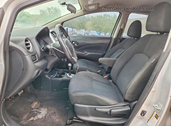 3N1CE2CP6GL404293 2016 NISSAN VERSA Серебряный Вид салона спереди