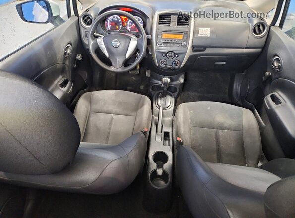 3N1CE2CP7JL351966 2018 NISSAN VERSA White Vista del salpicadero