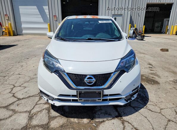 3N1CE2CP7JL353927 2018 NISSAN VERSA Белый Вид спереди
