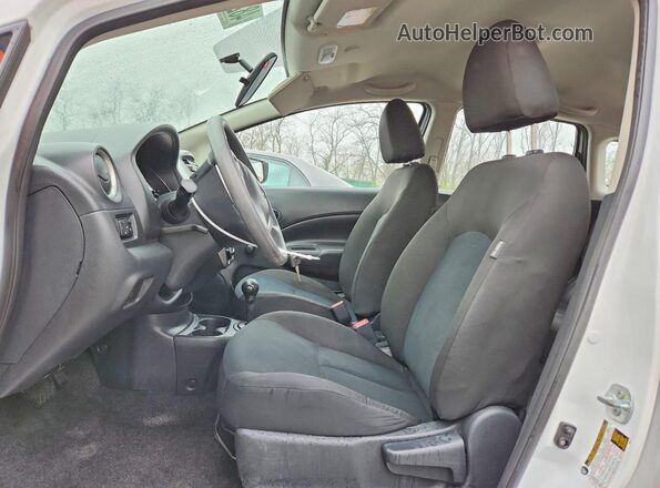3N1CE2CP8GL400276 2016 NISSAN VERSA Белый Вид салона спереди