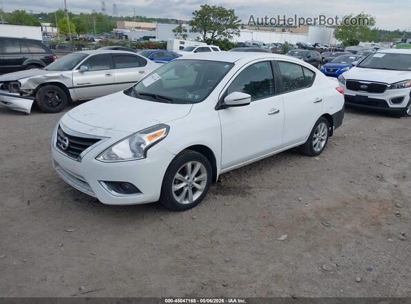 3N1CN7AP0GL890812 2016 NISSAN VERSA Белый Передняя левая четверть